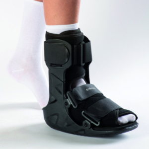 Trova Offerte di tutore basso fisso per tibio tarsica gibaud ortho walker taglia 4 e compra online